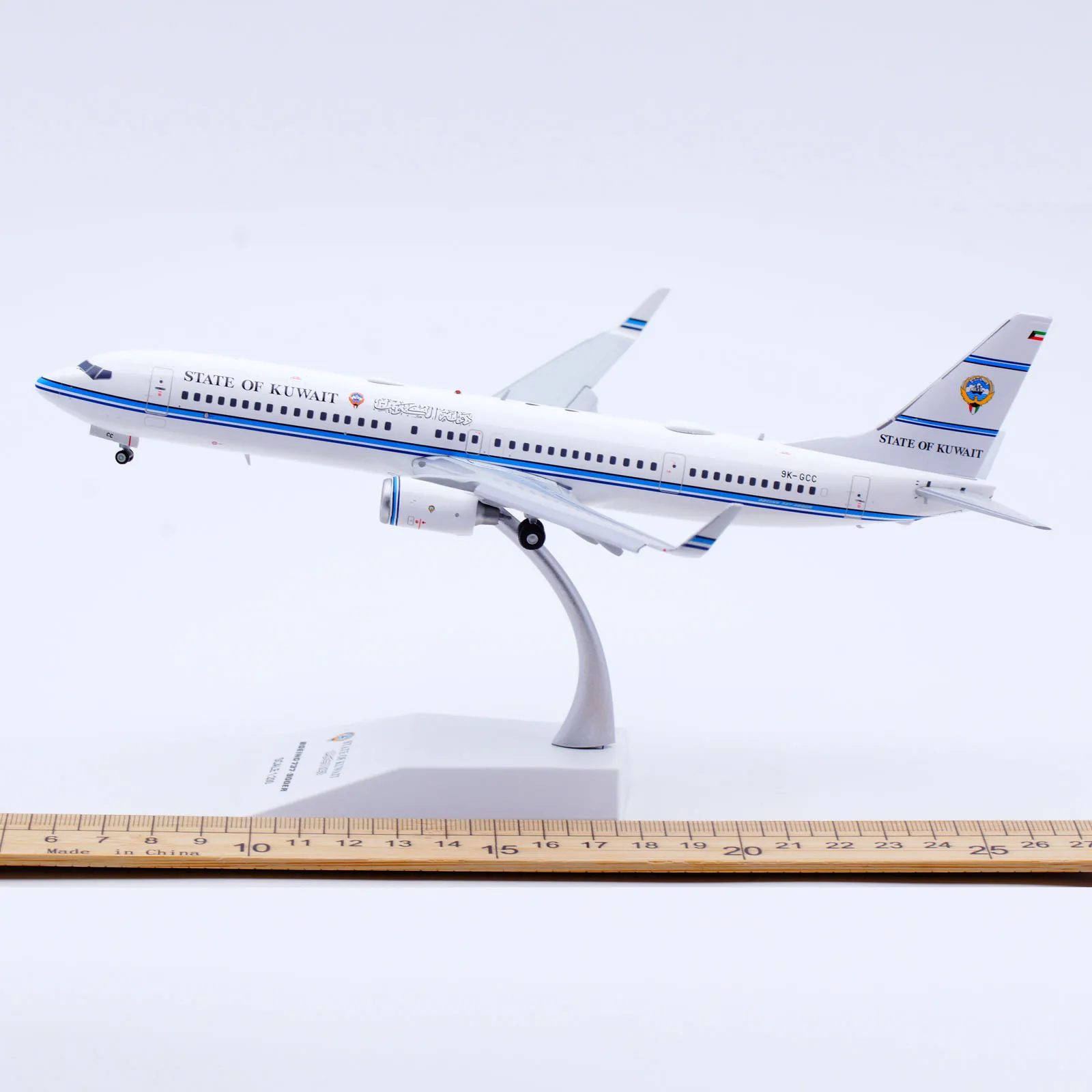 XX20232A Alloy Collectible Plane Gift JC Wings 1:200 State of Kuwait Boeing B737-900ER Diecast Aircraft Model 9K-GCC Flaps Down