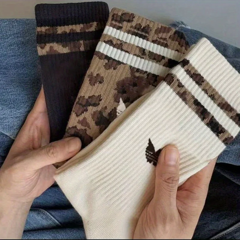 6/3 Pairs of Randomly Assorted Stylish Men'S/Women's Mid-Calf Sports Socks, Suitable for Everyday Outdoor Casual Wear, Fashionable Leopard Print Sports Socks, Trendy Striped High-Calf Long Socks for Outdoor Wear