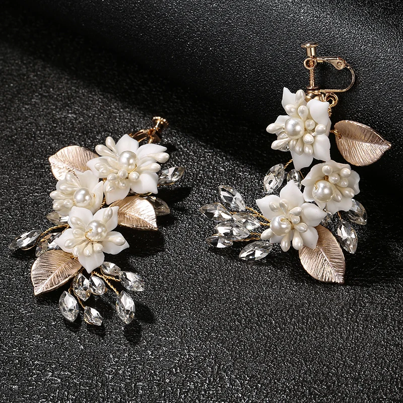 Ceramic Flower Rhinestone Clip On Earrings for Women Accessories Luxury Fashion Bridal Drop Earring Party Jewelry Prom Gift