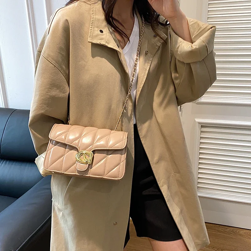 우아한 모나코 빈티지 경량 소프트 룩을 특징으로 하는 메테오 패턴 가죽으로 제작된 고급 여성용 숄더백