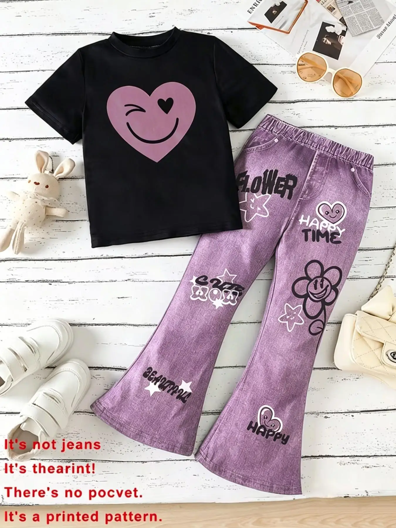 Girls' Summer Casual Outfit: Black Short-Sleeve Top with Smiley Face Print + Purple Flared Pants with English Print, Two-Piece Set Suitable for Ages 3 and Above, Versatile Clothing for Home and Outings