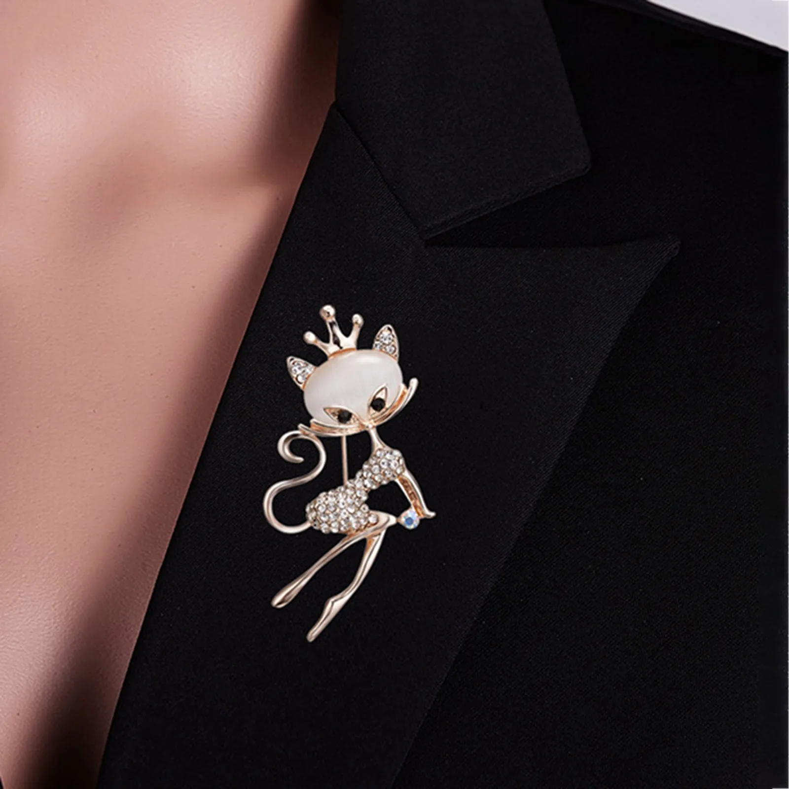 Fashion Animal Brooch Collar Buckle Cute Cat Crown Rhinestone Eye Stone Brooch Jewelry Elegant Women's Party Brooch