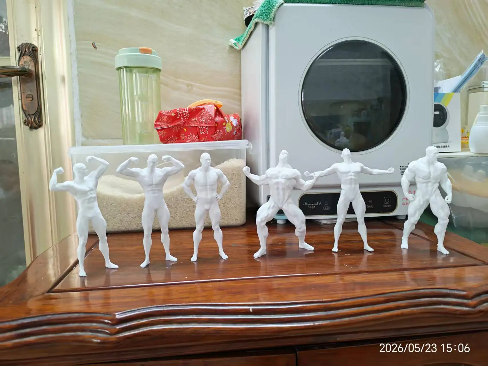 The Polygon-Shaped Muscle Figurine Can Be Used for Decorating the Rooms of Fitness Enthusiasts in the Gym or as a Memento.