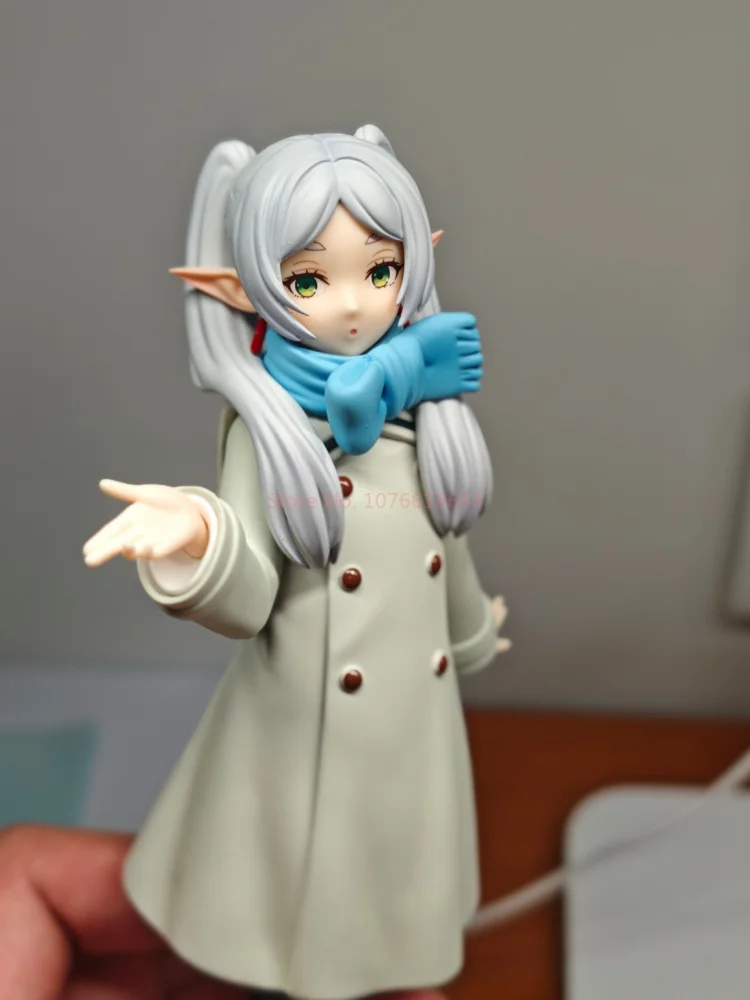 

【В наличии】Популярная фигурка Frieren: Beyond Journey's End — Frieren (зимний наряд, выдувной поцелунок) | Высота 16,5 см