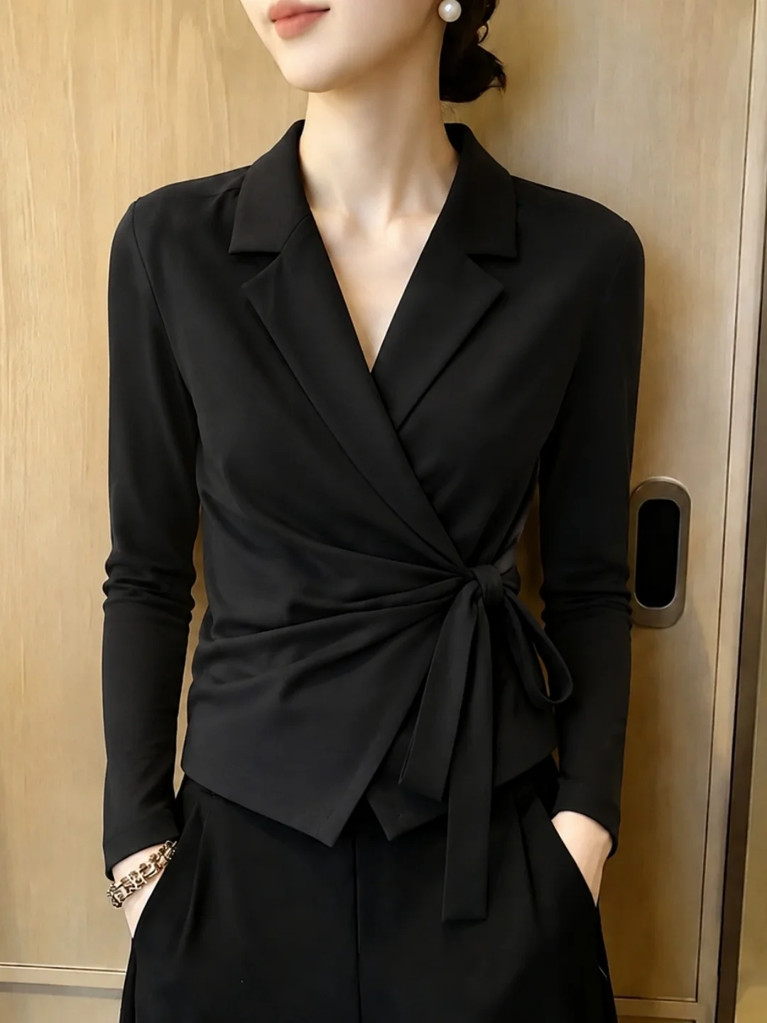 Business Commute Fashion Long Sleeve Shirt Women's Slim Fit Belted Waist Tie Design Autumn 2026 Silk Top Stylish Versatile