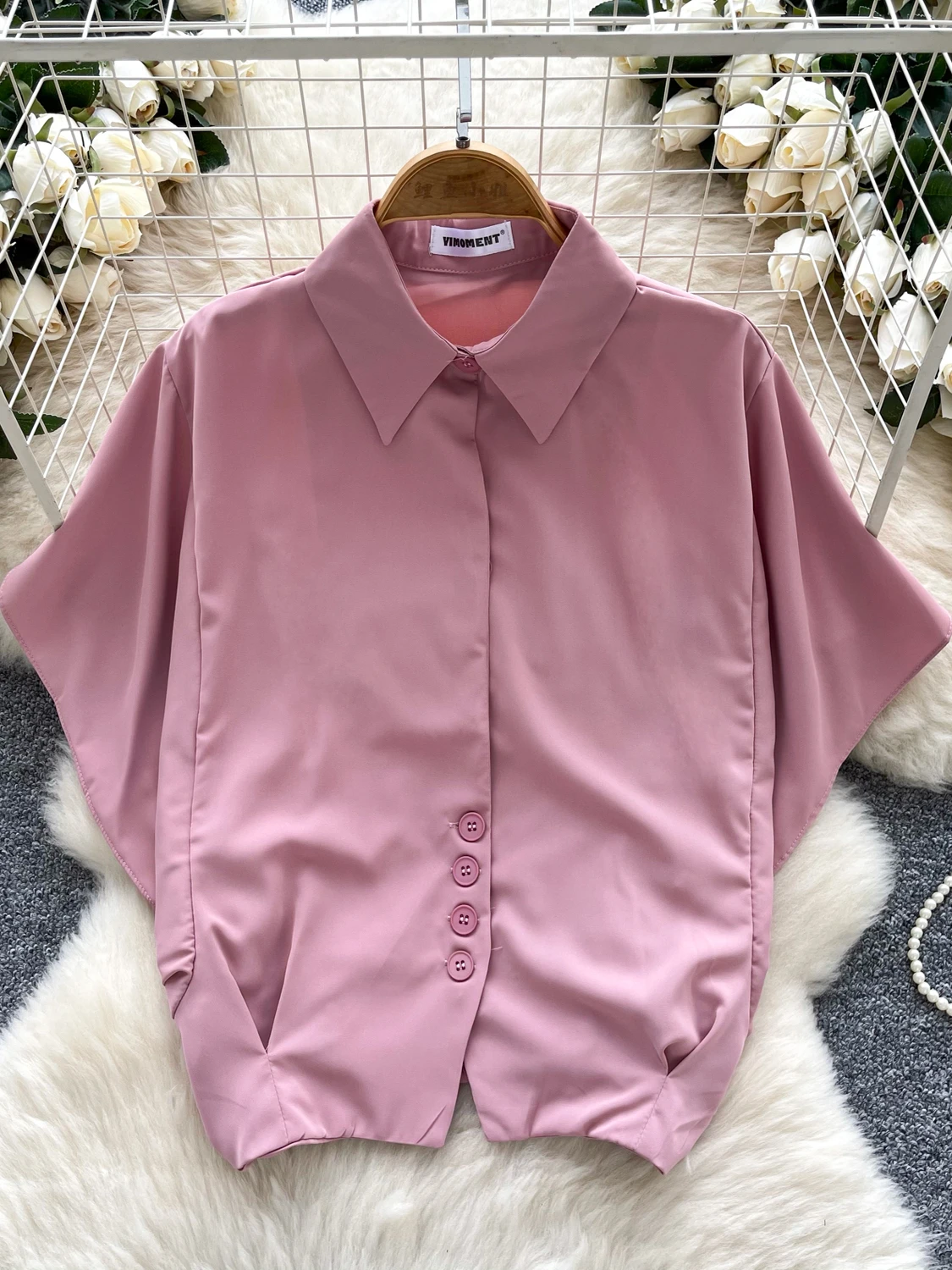 قميص نسائي صيفي أنيق بأكمام قصيرة، ثنيات مضغوطة بزر واحد، تصميم بوابة دونغدا، قميص غير رسمي على الطراز الكوري، مقاس فضفاض