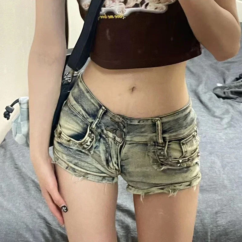 

Woman American Low Waist Mini Jeans Girls Rivet Grunge Harajuku Straight Leg Pants Female Fashion Designer Yellow Denim Shorts