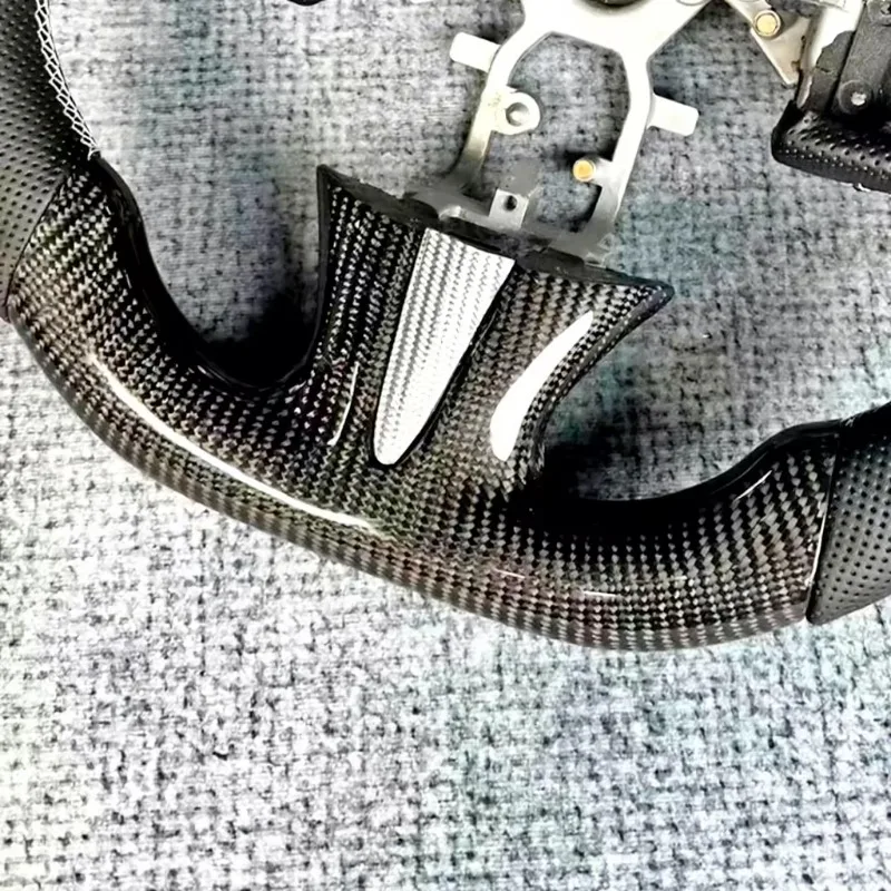 Suitable for Q50 14-23 Custom Carbon Fiber Steering Wheel Luxury Perforated Leather Sports Steering Wheel Upgrade Q60