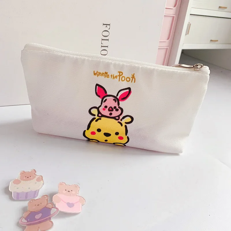 Bolsa de almacenamiento de cosméticos de Disney Stitch, estuche de lápices Simple de dibujos animados, papelería Winnie, bolsa de lavado con cremallera