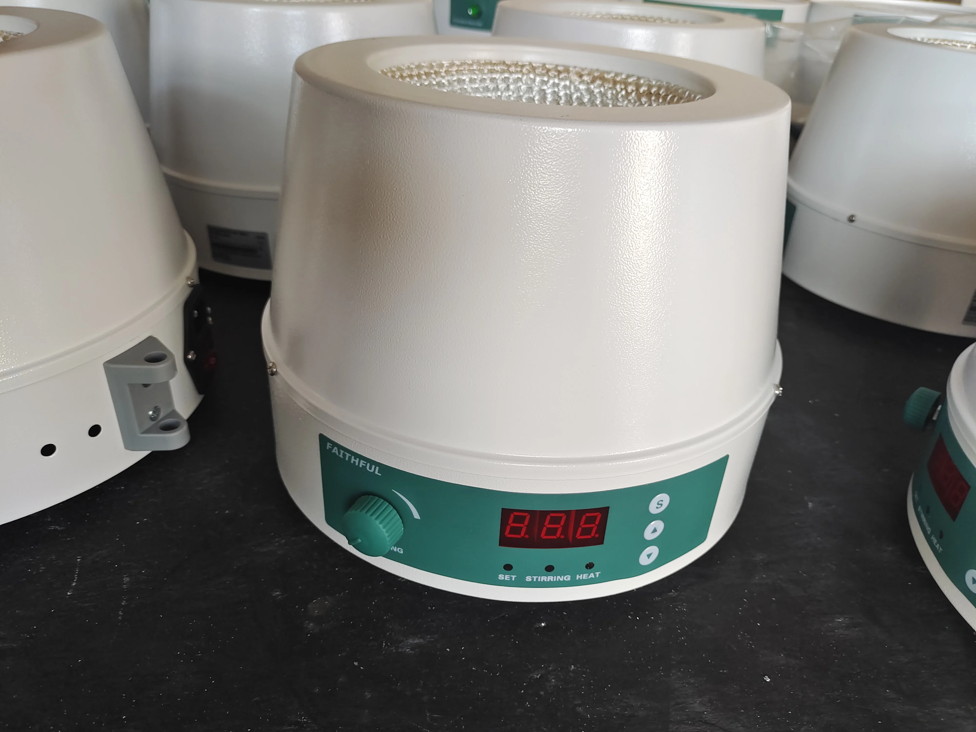 Coofull China Electronic Digital & Magnetic Stirring Laboratory Heating Mantles Essential Laboratory Equipment