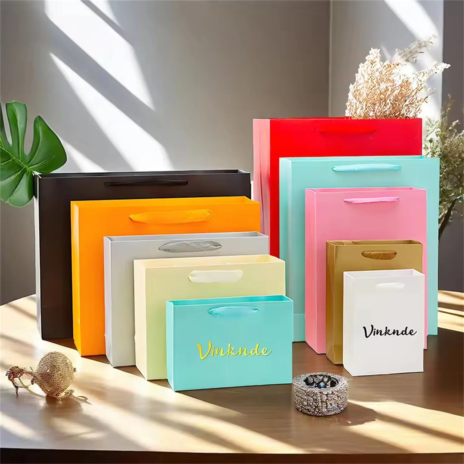 

24Pcs/Lot DIY White Paper Tote Bags Custom Logo Jewelry Perfume Clothing Bag Luxury Wedding Gift Travel Organizer Packaging Sack
