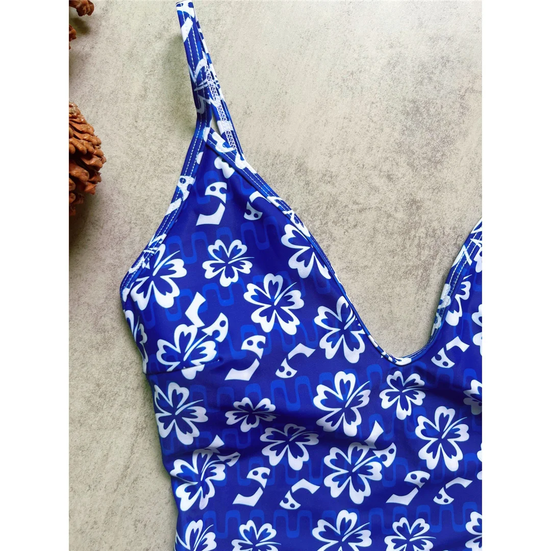 Sexy, mit Blumenmuster bedruckter, einteiliger Badeanzug mit V-Ausschnitt für Damen, rückenfreies Design, hoher Beinausschnitt, gepolstert, Badebekleidung, Badeanzug, Modell V8450. – Detail 8