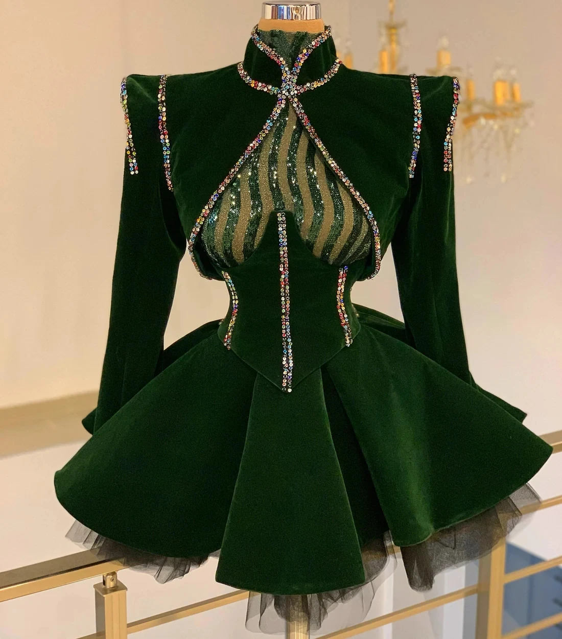 Green Cocktail Dresses A-line Long Sleeves Short Mini Velvet Beaded Homecoming Dresses Haute Couture Customized