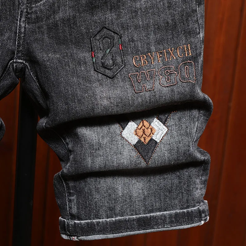High end embroidered printed denim shorts for men, light luxury, fashionable, slim fit, summer trend, five quarter pants