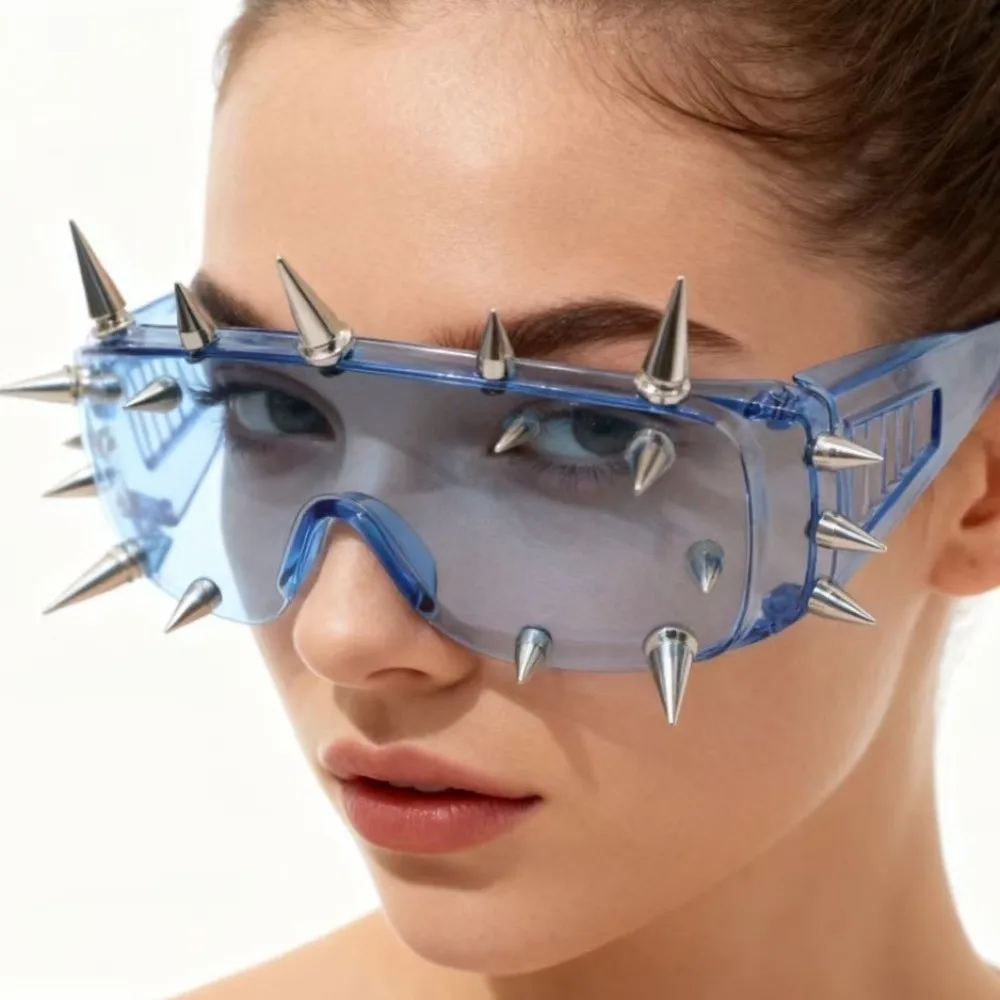 Retro Steampunk Sunglasses Exaggerated Unique Oversized Sun Glasses Individualistic UV Protection Halloween Rivet Sunglasses