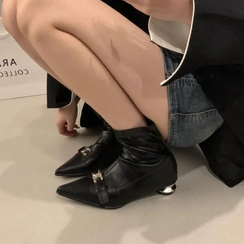 Fashion 2024 Autumn New Rivet Pointed Toe Women Ankle Boots Ladies Back Zipper Eelgant Round Heel Shoes Soft Leather Short Boots