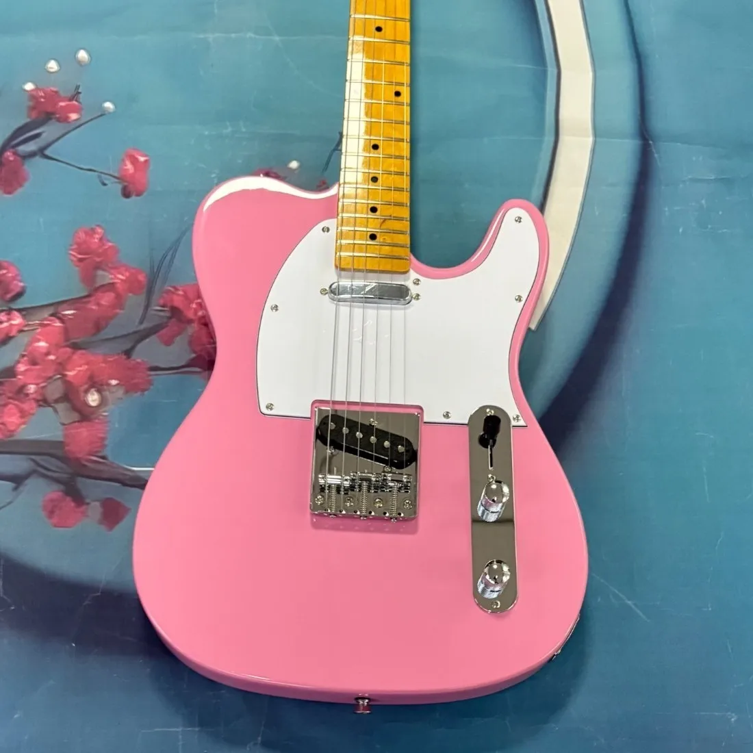 2025 Pink Style Guitar White Pickguard Maple Fretboard Maple Neck