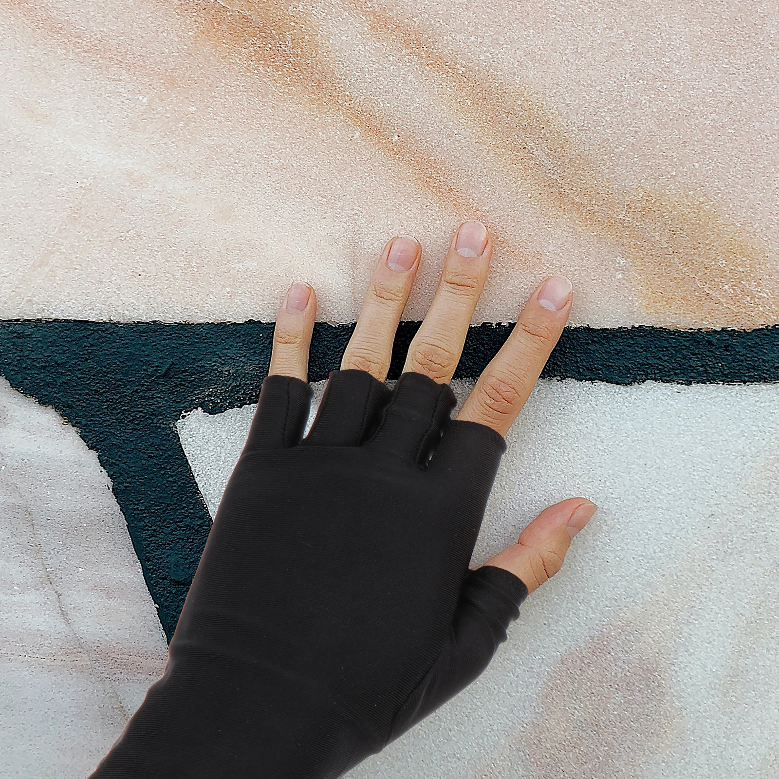 2Pairs التبريد تنفس قفازات واقية من الشمس الأشعة فوق البنفسجية حجب قفازات مرنة بدون أصابع ل مانيكير مسمار الفن الدراجات الرياضة في الهواء الطلق