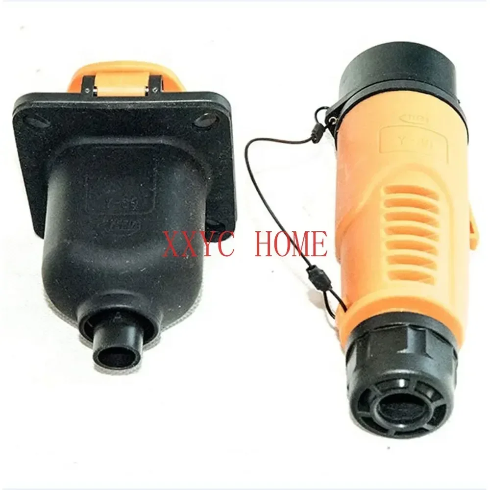 220V AC 16A YEEDA Y-30 Plug / Socket with Inner Switch Car Battery Charger