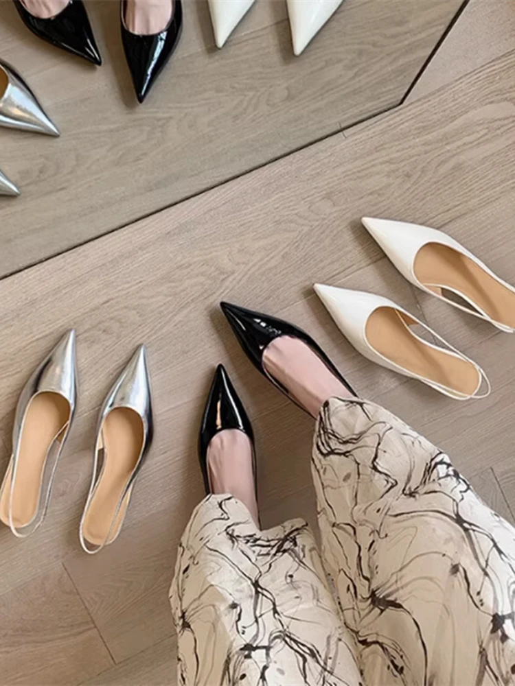 

Ruyan Vuicr Кожаные сандалии с открытым носком Женские ботинки из лакированной кожи с острым носком наклонном каблуке на плоской подошве Single oes