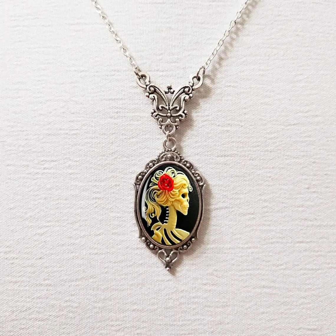 القوطية الأحمر روز الجمجمة قلادة قطيفة قلادة الجمجمة الملكة طوق قلادة قلادة Y2K سحر موضة الرقبة مجوهرات اكسسوارات