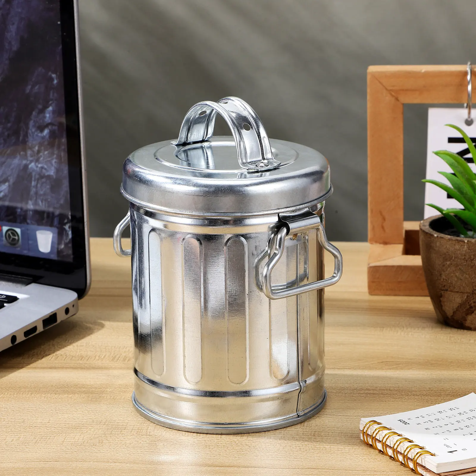 

Trash Can Bedside Ashtray Bucket with Lid Outdoor Small Bin Vanity Mini Desktop Rubbish Cover