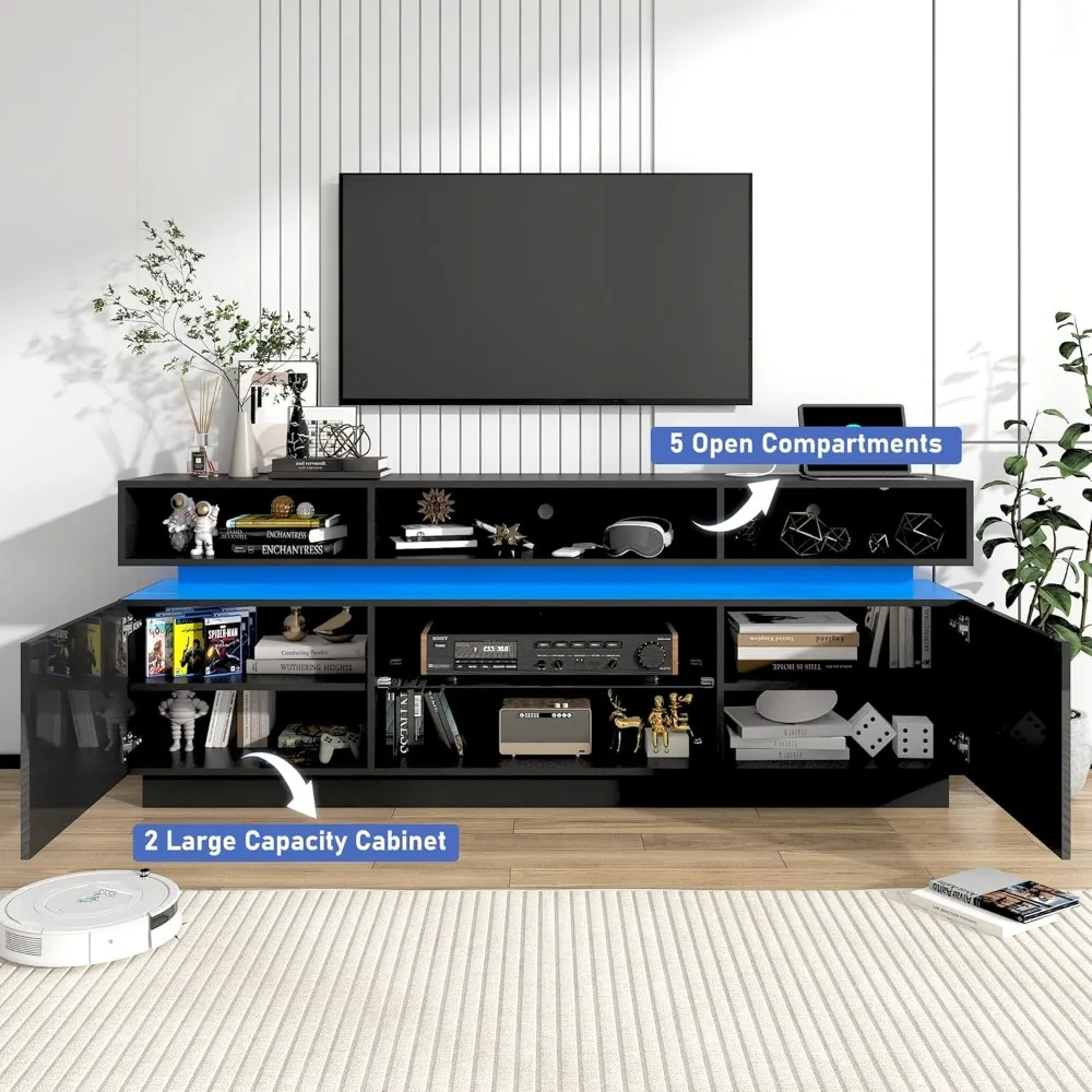 حامل تلفزيون LED حديث طويل القامة لأجهزة التلفاز مقاس 75 بوصة، ومركز ترفيه مع منافذ طاقة، ووحدة تحكم وسائط ألعاب عالية اللمعان