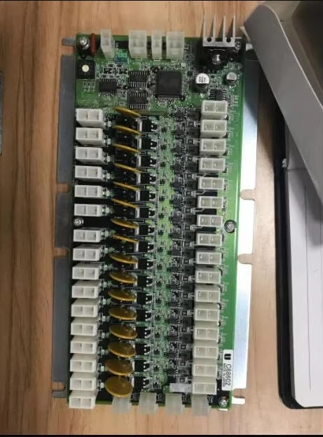 

YMYP4-P0052B D70UB009821 D70UB009811, бывшие в употреблении, в хорошем состоянии, аксессуары для инструментов