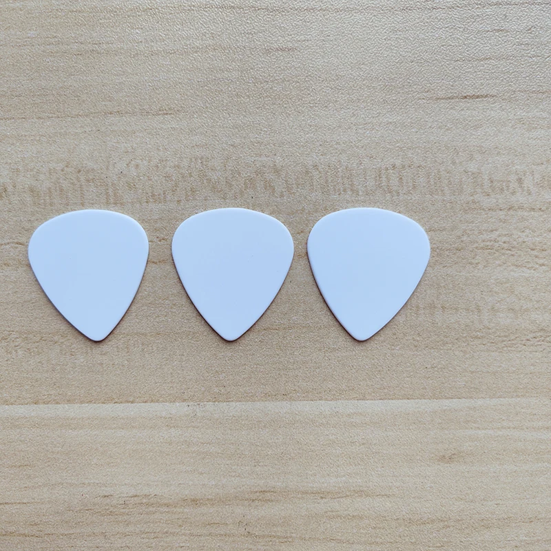 Customized Logo Guitar Pick Signature Shape, Top Quality, 100Pcs