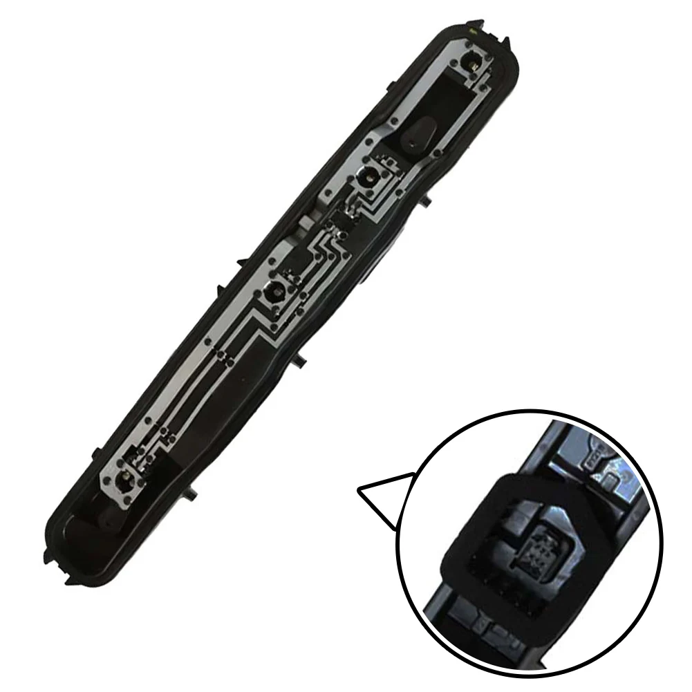 

Держатель лампы заднего фонаря 1829122 BK31-13N004-AB для Ford Transit MK8 (2014-2019), правая задняя вставка