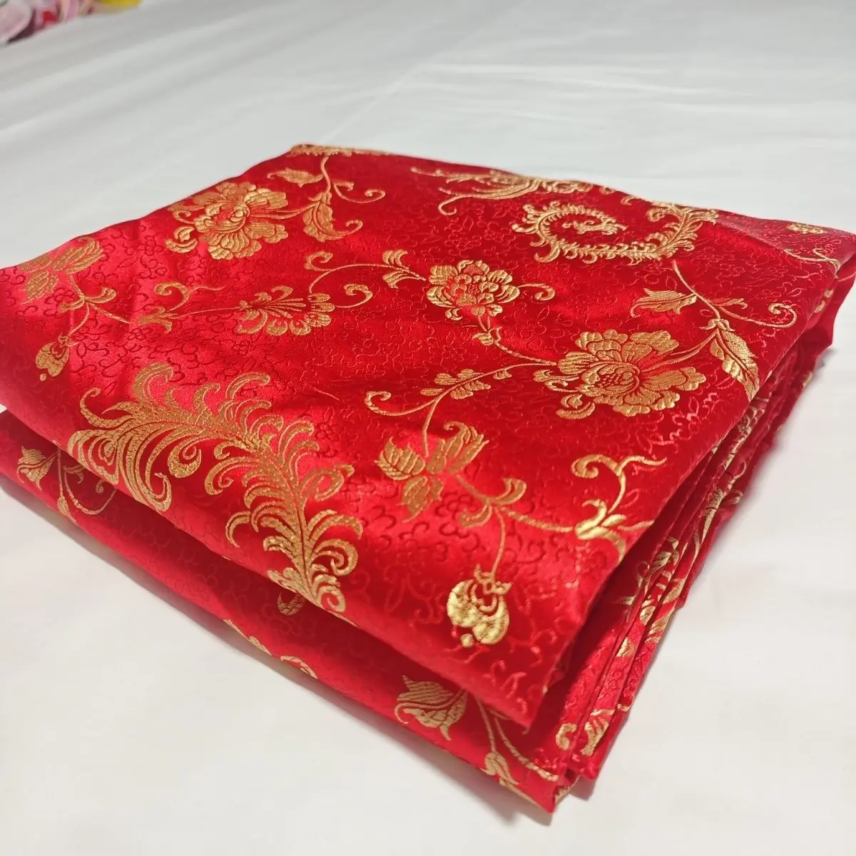 No cotton filling Glossy print red satin silk cover with zipper bedspread home bedding