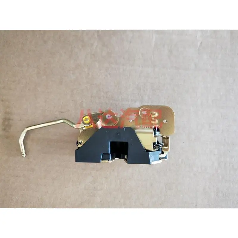 Front Door Lock 6105100-01 6105200-01 for DFSK Dongfeng Sokon K01 K07 K07 Mini Bus Van Cargo Truck