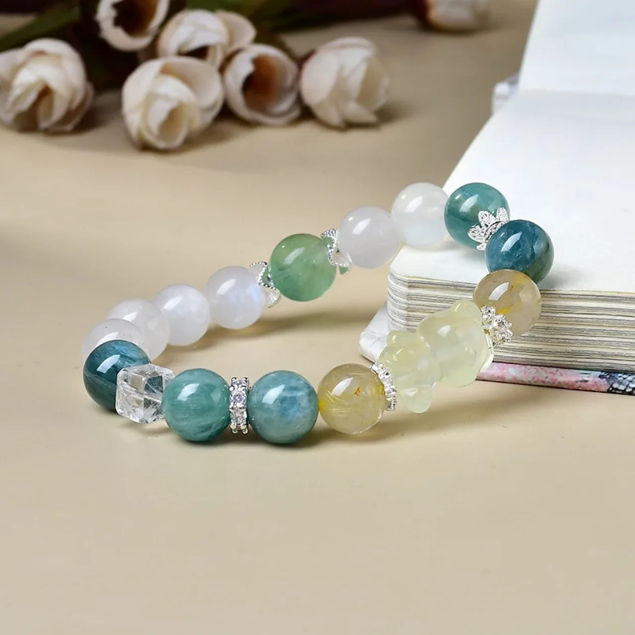 

Natural Chlorophyllite Blue Moonlight Citrine Bracelet Women's Light Luxury Fashion Lucky Bracelet