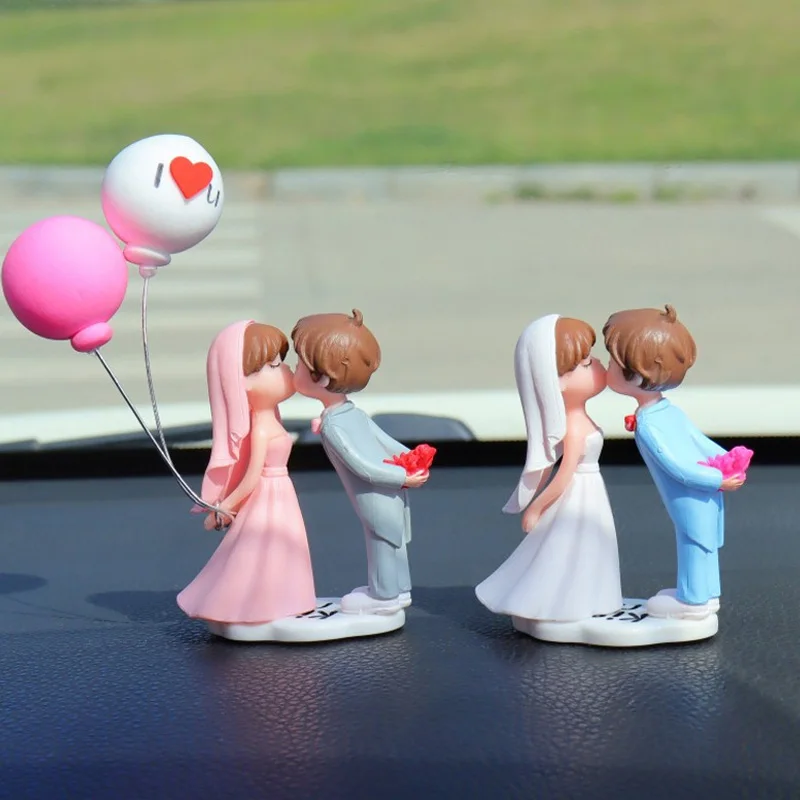 Modèle d'ornement de voiture de couples de dessin animé, décoration de ballon de console centrale, figurine de couple de mariage, tableau Prada intérieur automatique, cadeaux