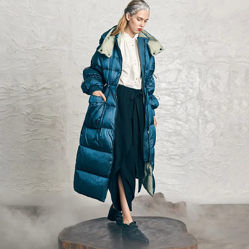 Zimowa nowa damska kurtka puchowa wiatro- i wodoodporna, z kapturem, o kroju oversize.