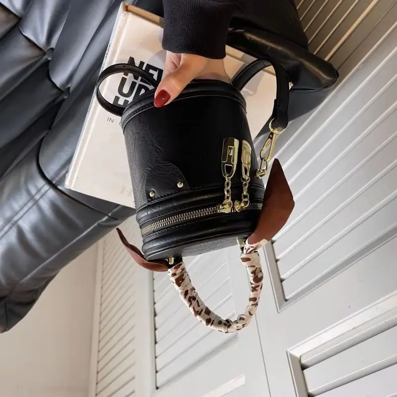 

Portable Bucket Bag Women' New Retro Versatile Shoulder Bag Fashionable Texture Mini Mobile Phone Messenger Bag Exquisite Simple