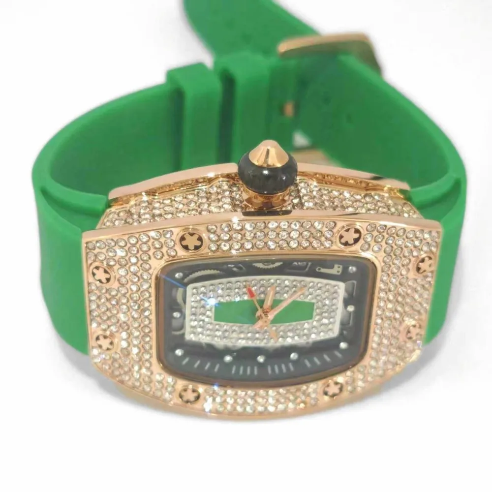 Лидер продаж, зеленые часы с бриллиантами, женские элегантные кварцевые часы, модный резиновый ремешок Tonneau AAA, наручные часы со льдом, женский подарок, дропшиппинг