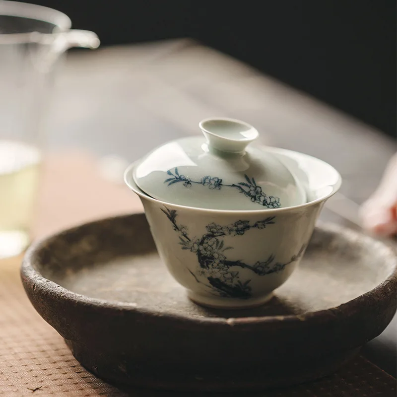 Chinese exquisite hand-painted blue and white cherry blossom Gaiwan Kung Fu tea set tea bowl modern exquisite crafts