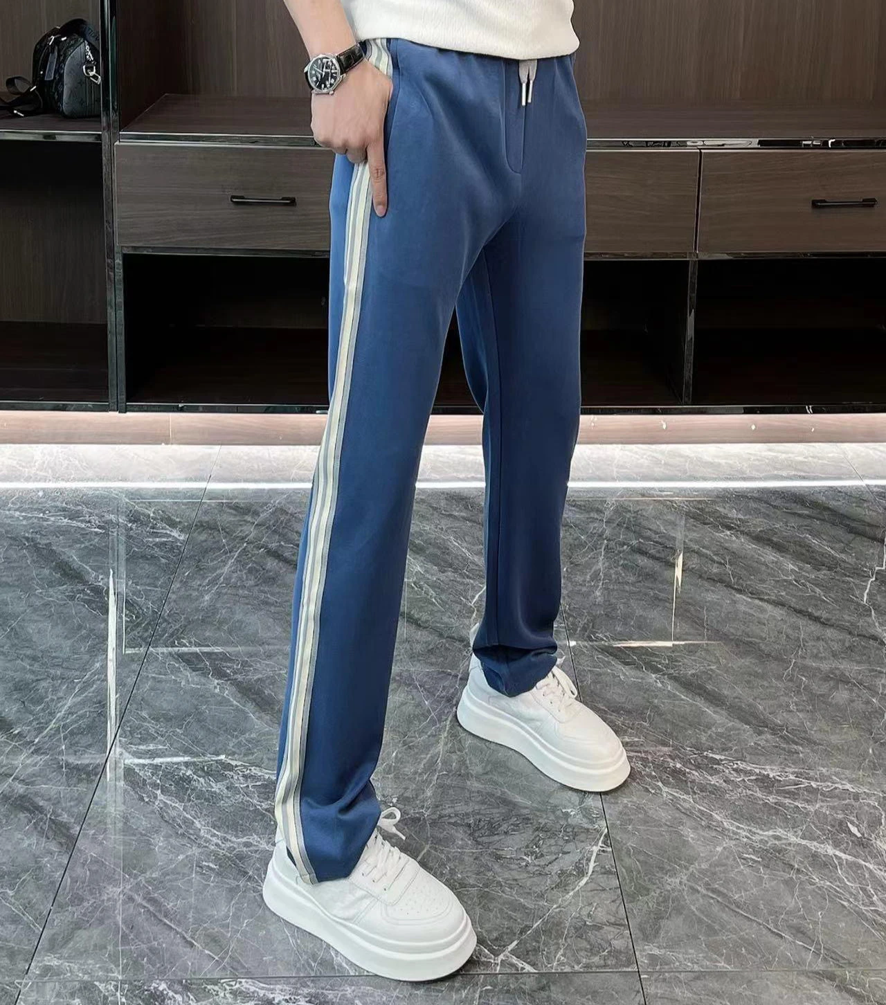 

Лето 2025: Новые мужские повседневные свободные спортивные тонкие прямые брюки-леггинсы для города, модные и удобные на каждый день