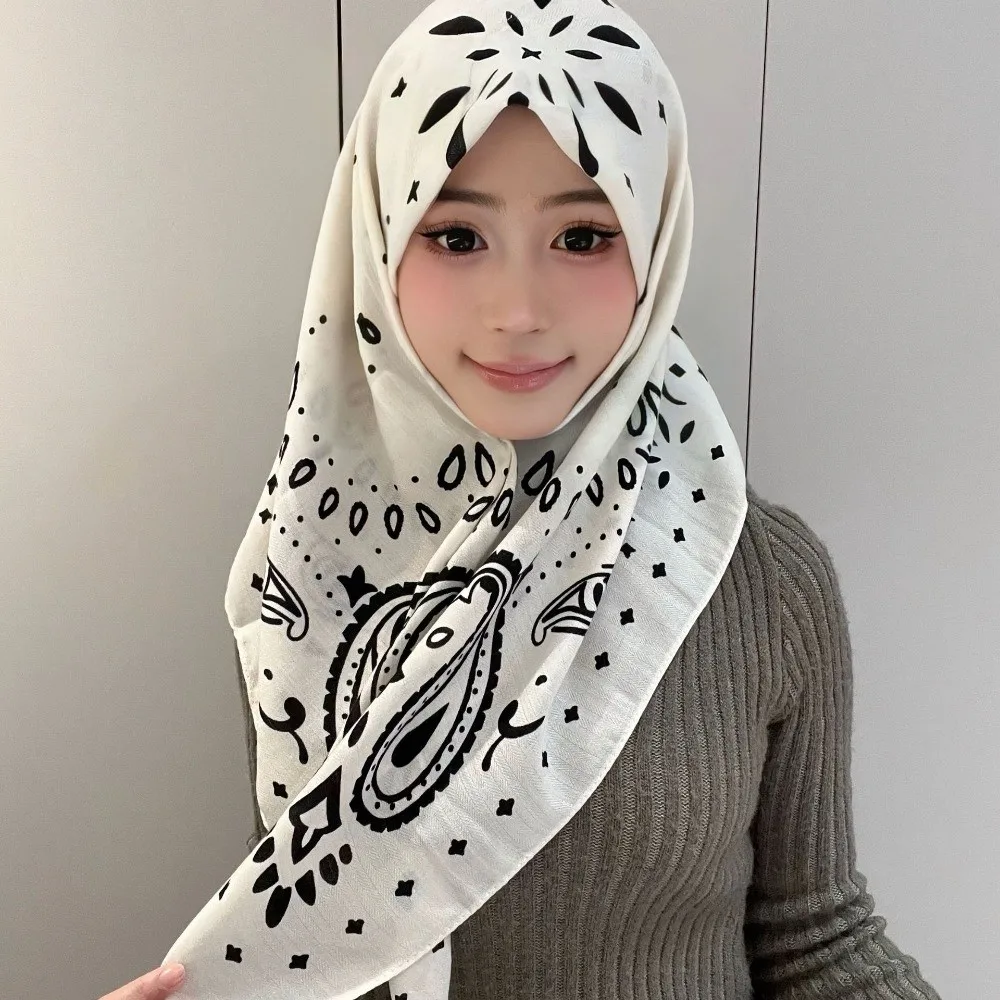 

Lightweight Breathable Paisley Printed Scarf Soft Windproof Printed Shawls Vintage Print 90cm Women Head Scarf Woman's Accessory