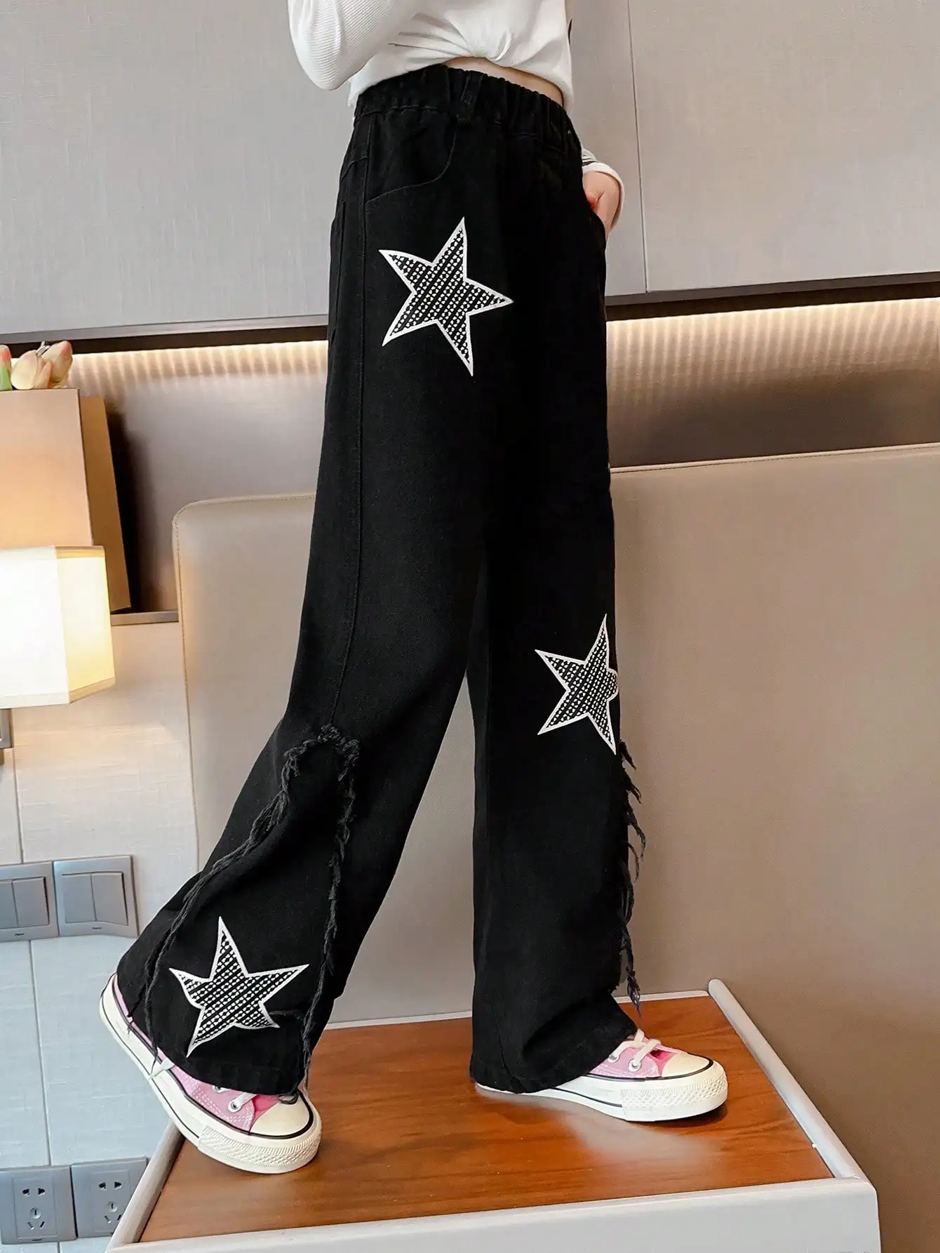 Girls\' medium and large kidsren\'s printed five-pointed star jeans spring & fall single piece