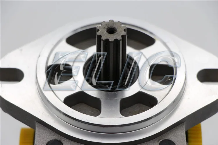 Vendita calda Escavatore Bomba De Engranaje EX100-5 9218033 Doppia pompa a ingranaggi idraulica olio interno Pompa di carica pilota 9218038