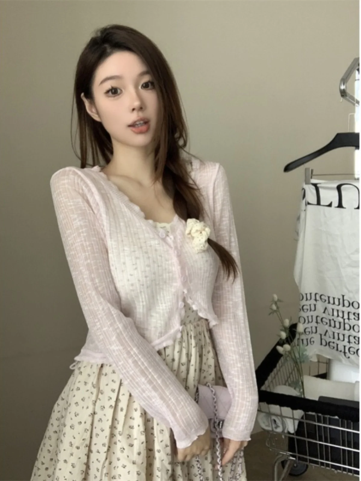 

Lightweight V-Ne Knitted Ice Silk Sun Protection Cardigan Women's Summer New Sle Flower Open-irt Thin oulder Top