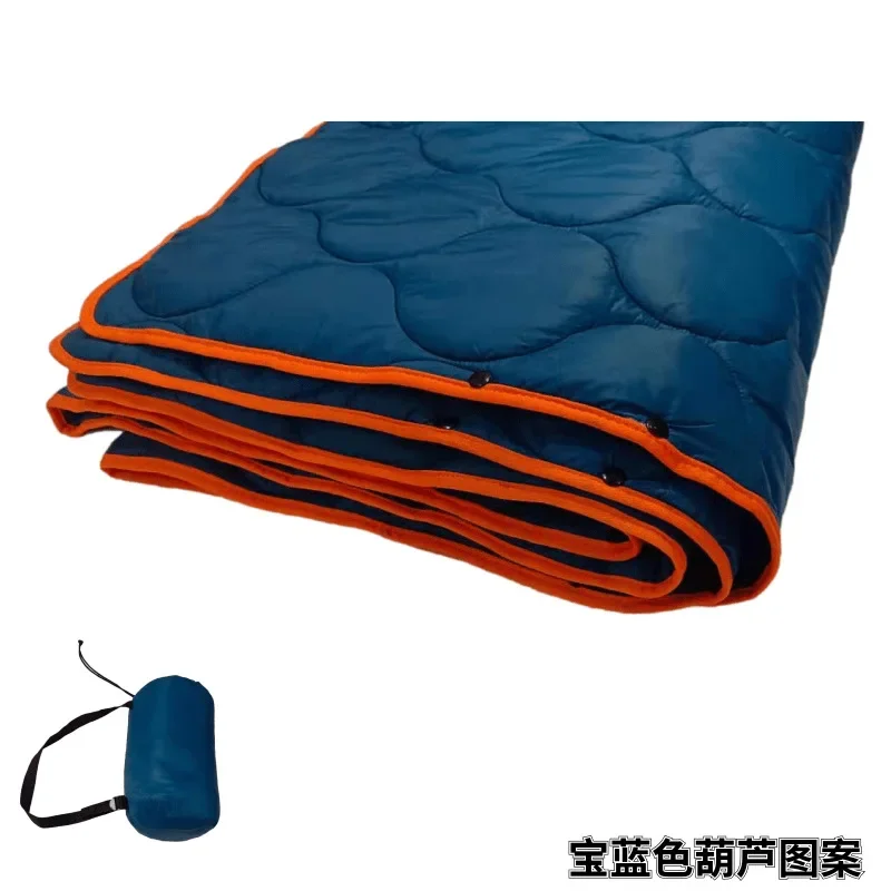 XL Insulated Blanket 20D 380T Nylon Ripstop Water Repellent OEM Light Weight Outdoor Camping Blanket Warm