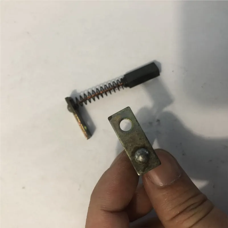 

2 шт. 5x7x18 мм 0,19 "x 0,27" x 0,7 "двигатель электрический сменный электроинструмент угольная щетка