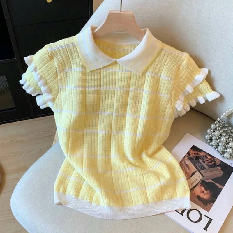 Sommer Neue Damenmode Kontrastfarbenes Rüschen-Streifen-Oberteil mit Umlegekragen und Kurzen Ärmeln, Lässiges Strick-Poloshirt – Detail 1
