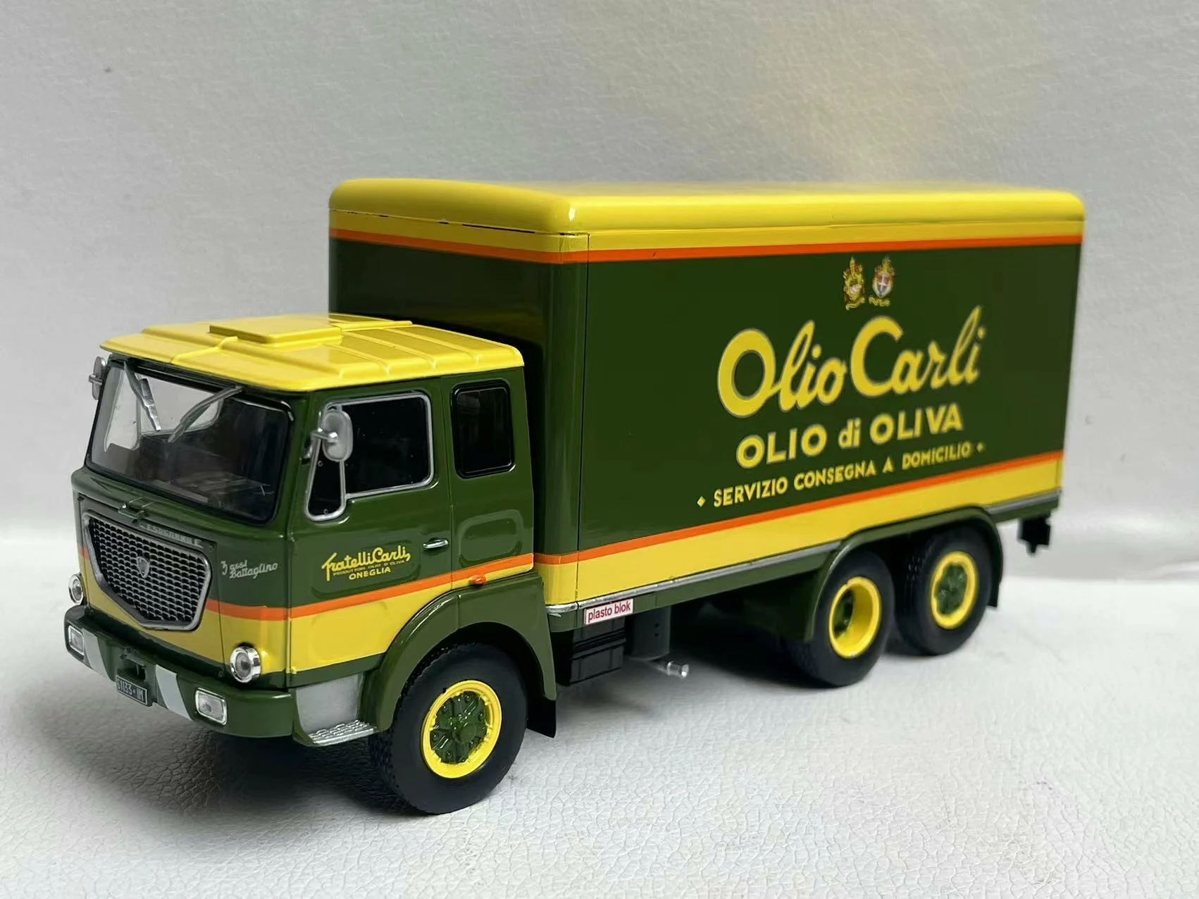 

Diecast IXO 1/43 Scale LANCIA Esagamma The Front of The Vehicle Is Made of Alloy and The Compartment Is Made of Plastic Tank