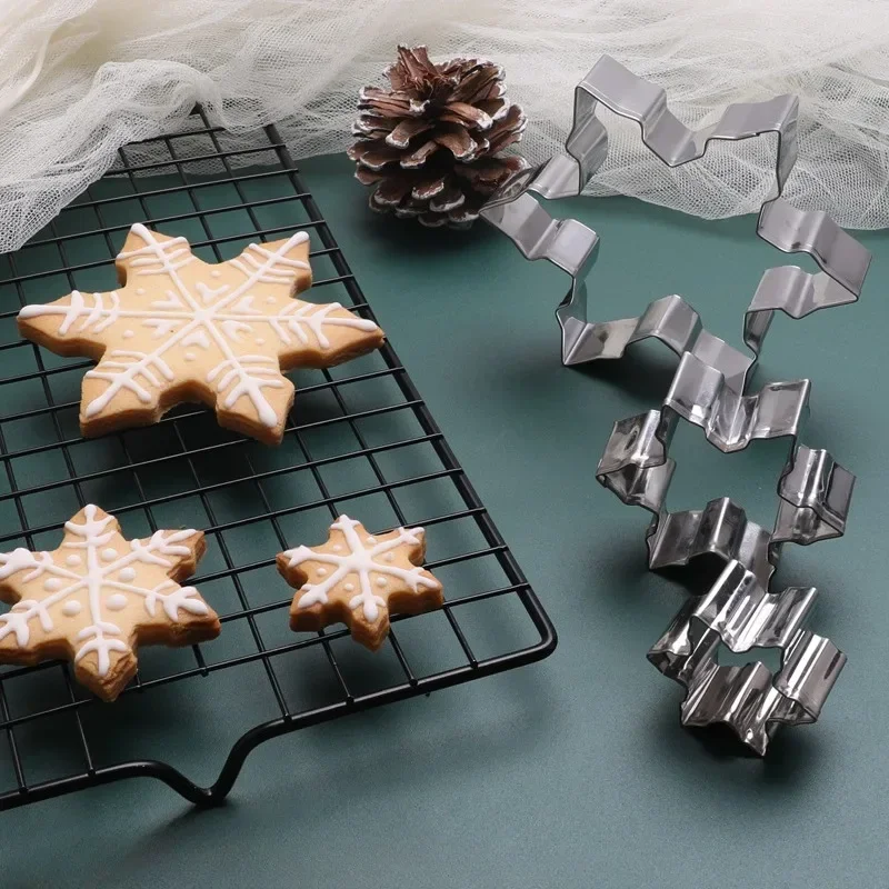 3-piece Snowflake Cookie Mold Food-grade Stainless Steel Baking Tool DIY Personality Cookie Model Cookie Cutters Fondant Cutter