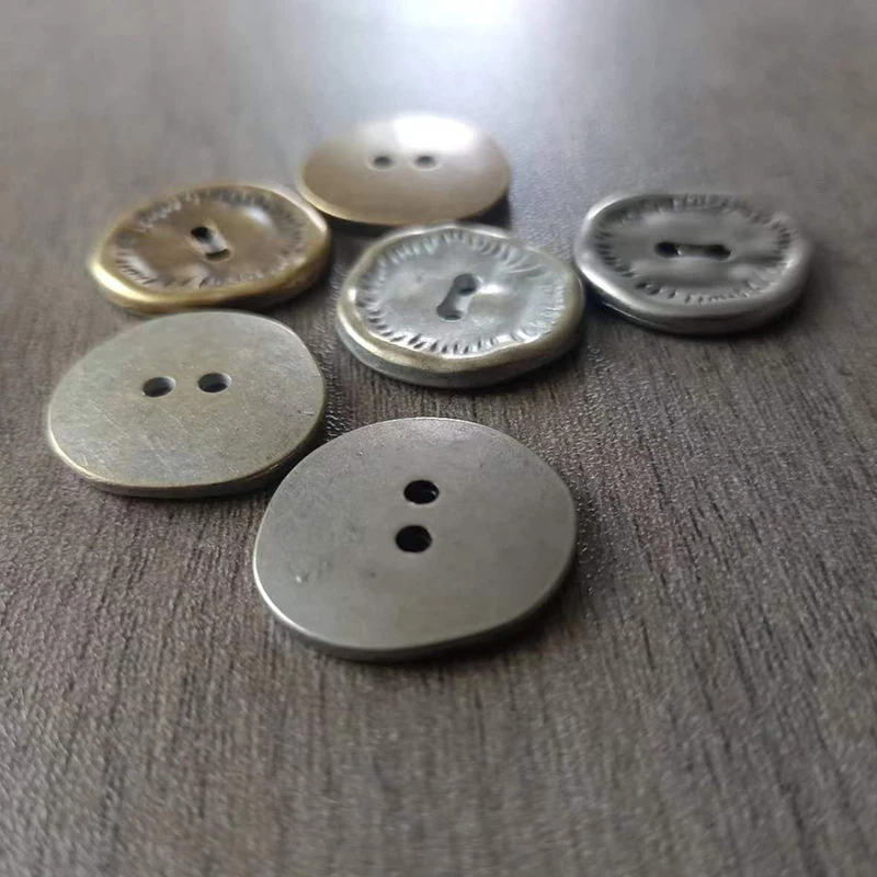 1 Piece Metal Buttons Sewing Vintage Garment Decorations Round 2 Holes Button for Clothing Sweater Coat Buckle DIY Accessories