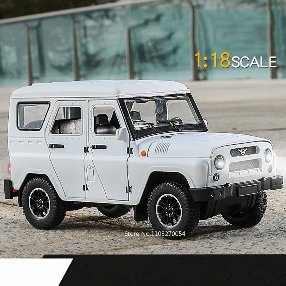 1:18 Russia UAZ Hunter LADA NIVA Modelli in lega Diecast Auto Giocattoli Porte Openend Suono Luce Tirare indietro Veicoli Dare Regali per i ragazzi